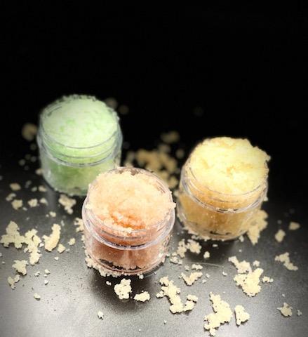 EXFOLIATING LIP SCRUBS